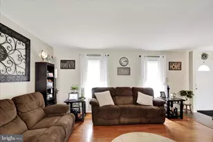 307 Cottonwood Ln, New Holland, PA 17557 - Photo 7