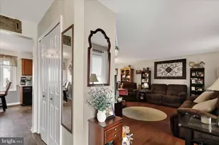 307 Cottonwood Ln, New Holland, PA 17557 - Photo 5