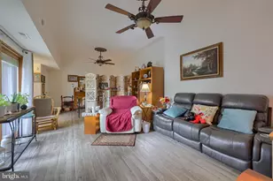 330 Valleybrook Dr, Lancaster, PA 17601 - Photo 3