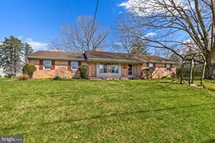 2566 Golden Dr, East Petersburg, PA 17520 - Photo 5