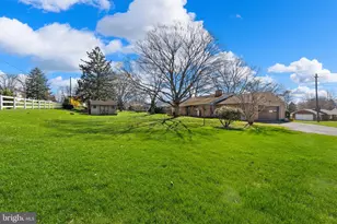 2566 Golden Dr, East Petersburg, PA 17520 - Photo 7