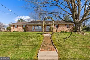 2566 Golden Dr, East Petersburg, PA 17520 - Photo 3