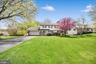 116 Pleasant View Dr, Lititz, PA 17543 - Photo 3