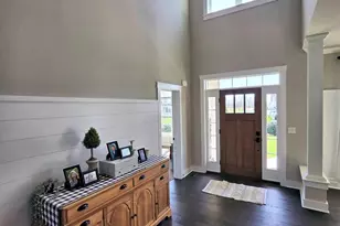 1071 Valley Crossing Dr, Lititz, PA 17543 - Photo 3