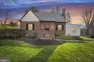 739 Pearl Ave, Manheim, PA 17545 - Photo 1