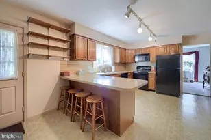 1037 Signal Hill Ln, Lancaster, PA 17601 - Photo 5