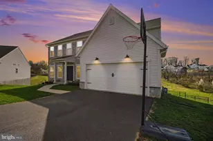 22 Walton Hill Cir, Lititz, PA 17543 - Photo 3