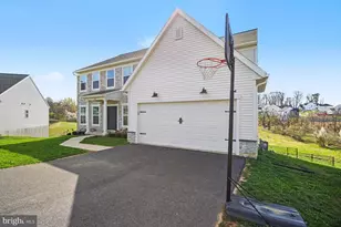 22 Walton Hill Cir, Lititz, PA 17543 - Photo 5