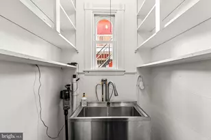 240 E Orange St, Lancaster, PA 17602 - Photo 9