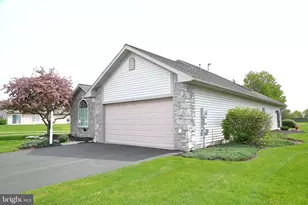 534 Blossom Trail, Mount Joy, PA 17552 - Photo 3