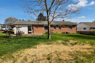 1736 Heritage Ave, Lancaster, PA 17603 - Photo 3