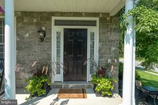 328 Cobblers Ct, Lititz, PA 17543 - Photo 9