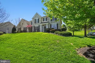 2118 Meadow Ridge Dr, Lancaster, PA 17601 - Photo 3