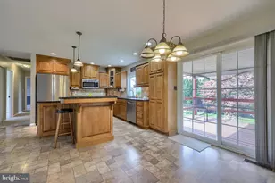 2451 Cypress Dr, Lancaster, PA 17602 - Photo 9