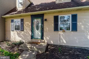 450 Daisy Ln, Lancaster, PA 17602 - Photo 3