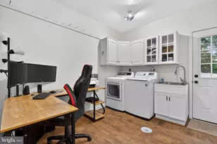 825 Darby Ln, Lancaster, PA 17601 - Photo 27