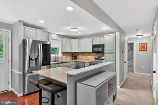 825 Darby Ln, Lancaster, PA 17601 - Photo 9