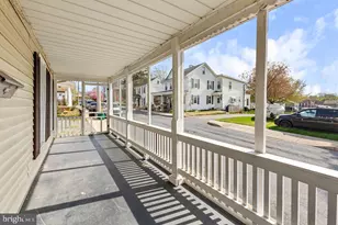 1377 Apple St, Ephrata, PA 17522 - Photo 3