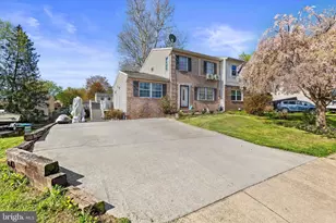 1037 Tom Paine Dr, Lancaster, PA 17603 - Photo 3