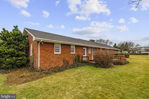 632 E Farmersville Rd, New Holland, PA 17557 - Photo 9