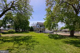 149 W Broad St, Salunga, PA 17538 - Photo 5