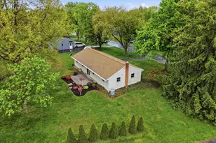 947 Hill St, Manheim, PA 17545 - Photo 3