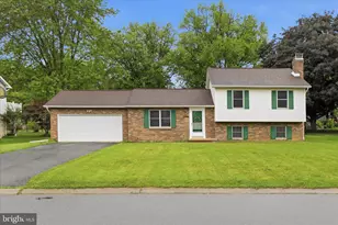 3137 Woodridge Dr, Landisville, PA 17538 - Photo 1