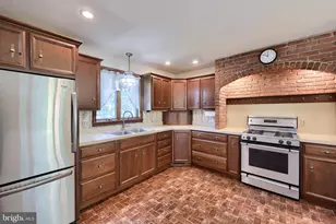 242 Skyview Ln, Lititz, PA 17543 - Photo 13