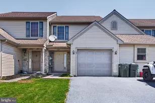 53 Chickadee Cir, Leola, PA 17540 - Photo 1