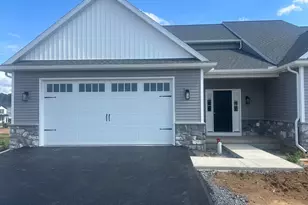 316 Ridgefield Dr, Elizabethtown, PA 17022 - Photo 1