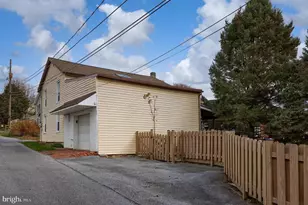 920 Chestnut St, Akron, PA 17501 - Photo 5