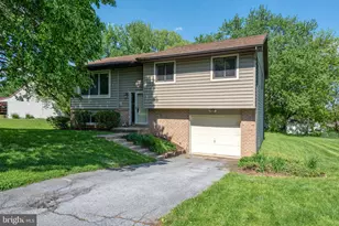 3807 Hillcrest Dr, Columbia, PA 17512 - Photo 3