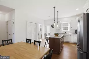 2429 Spring Water Cir, Lancaster, PA 17601 - Photo 9