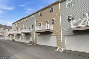 2429 Spring Water Cir, Lancaster, PA 17601 - Photo 37