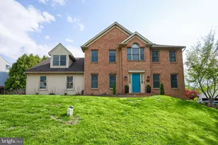 354 W Charlotte St, Millersville, PA 17551 - Photo 1