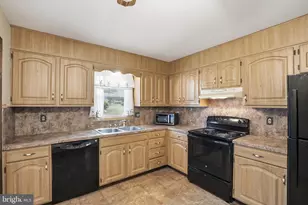 3218 Caroline Dr, East Petersburg, PA 17520 - Photo 15