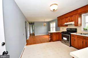 556 Oak Ridge Dr, Millersville, PA 17551 - Photo 5