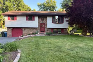 2637 Hemlock Dr, Columbia, PA 17512 - Photo 1
