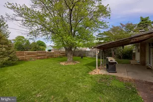 188 N Hazel St, Manheim, PA 17545 - Photo 5