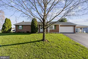 205 Jennifer Ln, Ephrata, PA 17522 - Photo 9