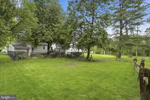233 E Ferdinand St, Manheim, PA 17545 - Photo 33