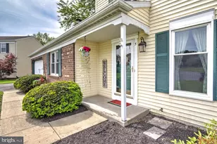 5 Lampost Ct, Willow Street, PA 17584 - Photo 3