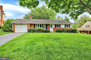 523 Bean Blossom Dr, Lancaster, PA 17603 - Photo 1
