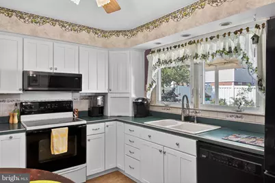 717 Maplewood Avenue, Lancaster, PA 17601 - Photo 11