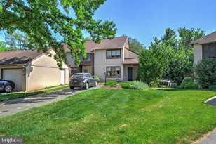 450 Stonegate Ct, Millersville, PA 17551 - Photo 3