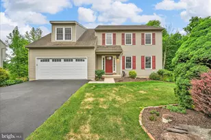 305 Village Spring Ln, Reinholds, PA 17569 - Photo 3