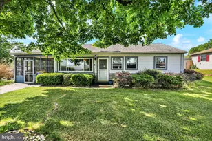1921 Blue Ridge Dr, Lancaster, PA 17603 - Photo 1