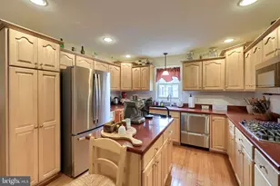 1042 Cambridge Dr, Manheim, PA 17545 - Photo 7