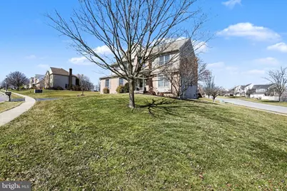 815 Buckingham Boulevard, Elizabethtown, PA 17022 - Photo 3