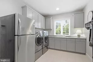1154 Edgemoor Ct, Lancaster, PA 17601 - Photo 3